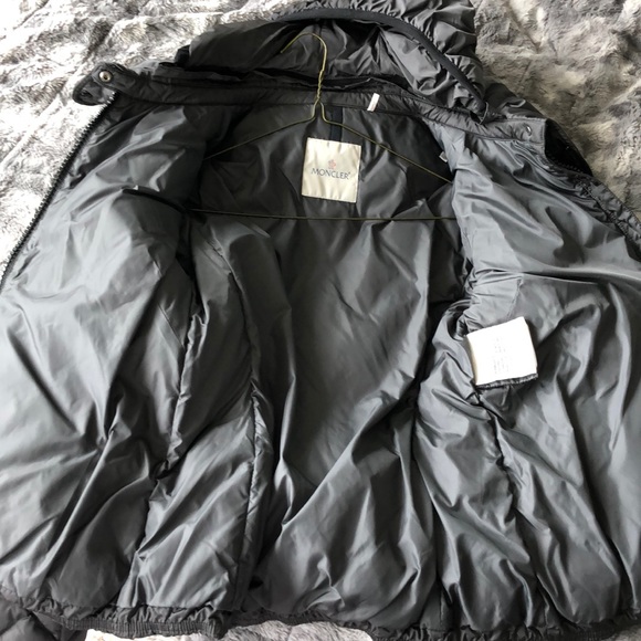 SOLD - Women’s Moncler Jacket - size 2 - Picture 8 of 8